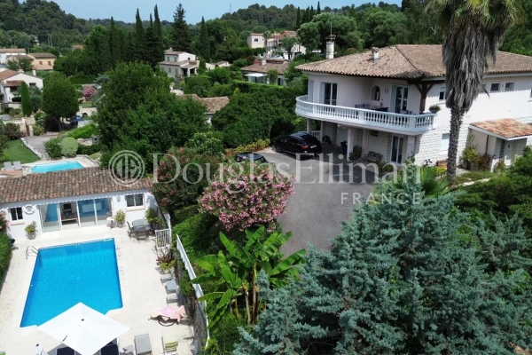 Maison de luxe à vendre à Vence, 1 250 000 €