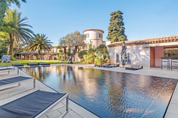 Maison de luxe à vendre à Saint-Tropez, 7 490 000 €, Photo 1