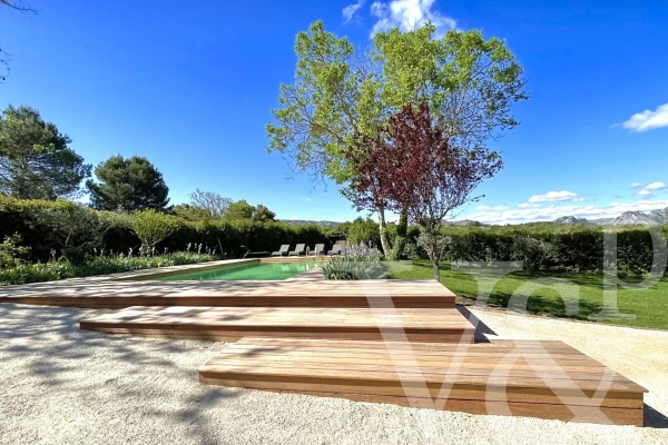 Maison de luxe à vendre à Eygalières, 1 690 000 €, Photo 1