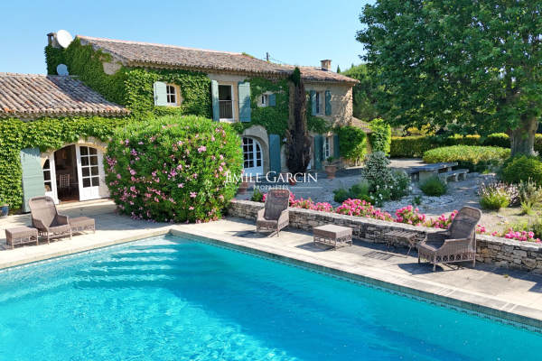 Maison de luxe à vendre à Robion, 2 100 000 €, Photo 1