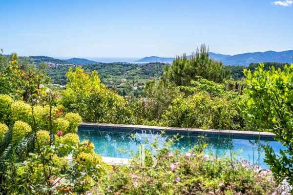 Maison de luxe à vendre à Châteauneuf-Grasse, 2 250 000 €, Photo 1