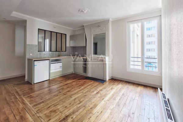 Luxury Apartment for sale in Paris 14Ème, 560 000 €, Photo 1