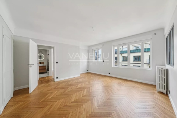 Luxury Apartment for sale in Paris 7ème, 939 600 €, Photo 3
