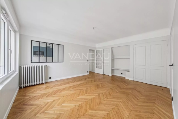 Luxury Apartment for sale in Paris 7ème, 939 600 €, Photo 4