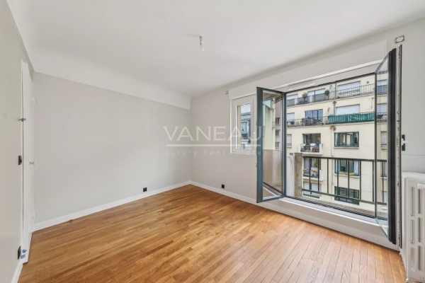 Luxury Apartment for sale in Paris 7ème, 939 600 €, Photo 7