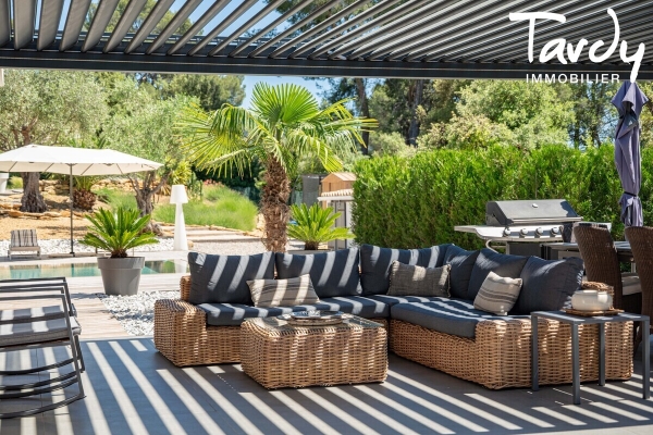 Maison de luxe à vendre à Saint-Cyr-sur-Mer, 1 695 000 €, Photo 3