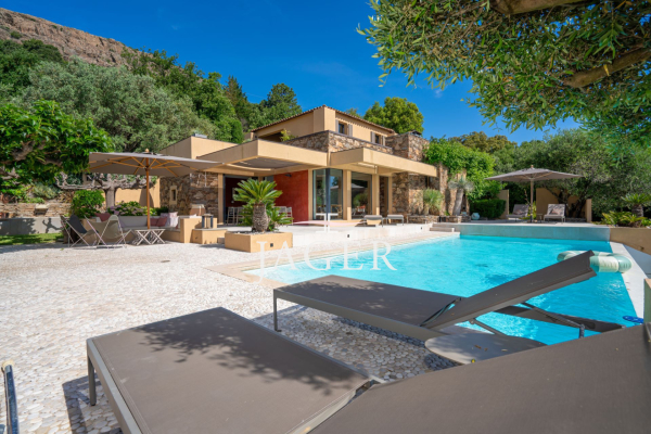 Luxury House for sale in La Garde-Freinet, 1 850 000 €, Photo 2
