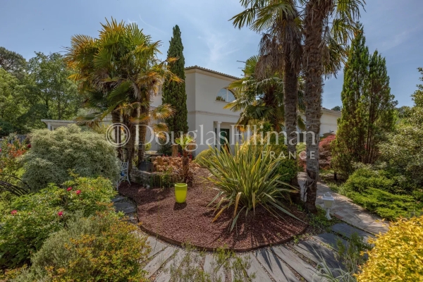 Luxury House for sale in Saint-Aubin-de-Médoc, 1 100 000 €, Photo 3