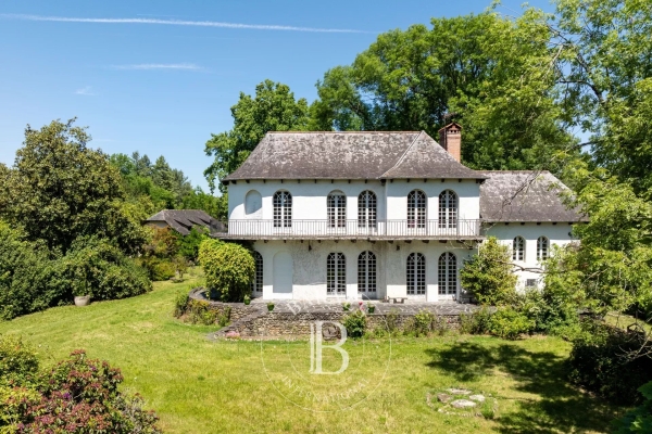 Luxury House for sale in Pontacq, 787 500 €, Photo 1