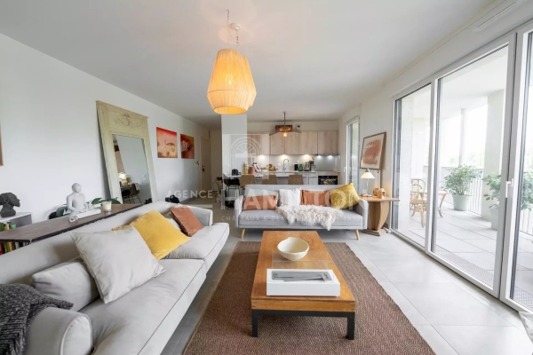 Luxury Apartment for sale in Bordeaux, 429 000 €, Photo 1