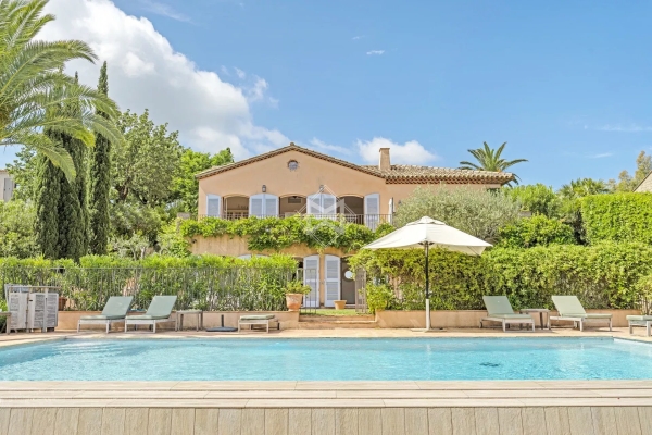 Maison de luxe à louer à Saint-Tropez, 30 000 €, Photo 1