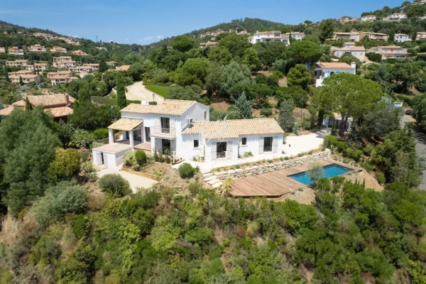 Maison de luxe à vendre à Les Issambres, 1 545 000 €, Photo 1