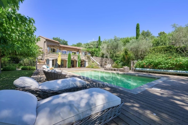 Maison de luxe à vendre à Châteauneuf-Grasse, 1 590 000 €, Photo 1