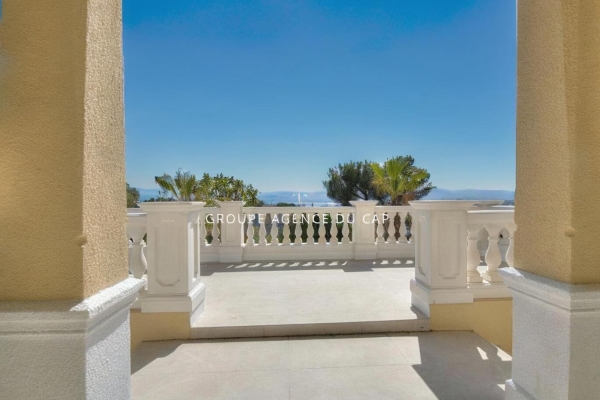 Luxury House for sale in Saint-Raphaël, 1 980 000 €, Photo 2