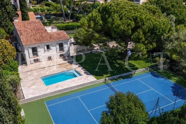 Luxury House for sale in Mougins, 1 400 000 €, Photo 1