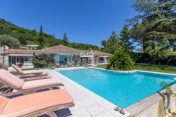 Maison de luxe à vendre à Vence, 1 750 000 €, Photo 1