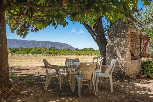 Maison de luxe à vendre à Gordes, 1 300 000 €, Photo 2