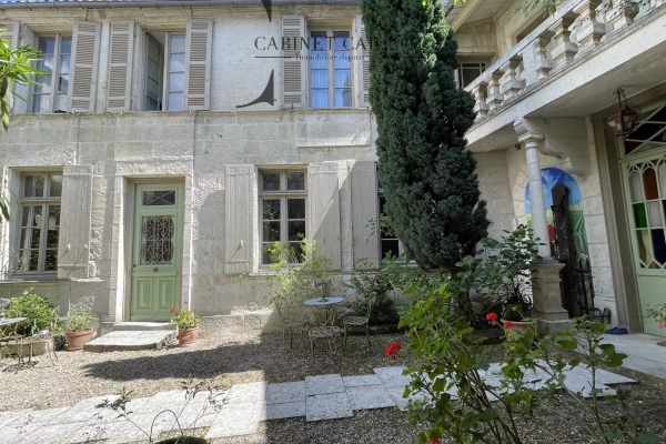 Maison de luxe à vendre à Saintes, 997 500 €, Photo 1