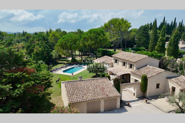 Maison de luxe à vendre à Saint-Rémy-de-Provence, 2 120 000 €, Photo 1