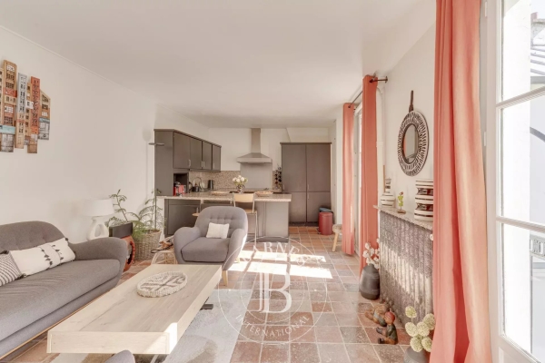 Luxury Apartment for sale in Paris 6ème, 1 049 000 €, Photo 2