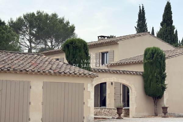 Maison de luxe à vendre à Saint-Rémy-de-Provence, 2 120 000 €, Photo 2