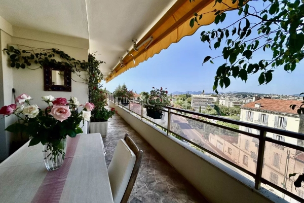 Luxury Apartment for sale in Le Cannet, 640 000 €, Photo 2