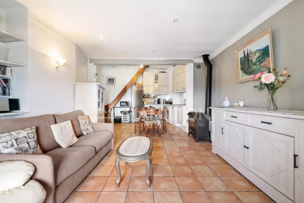 Luxury Apartment for sale in Châteauneuf-Grasse, 235 000 €, Photo 2