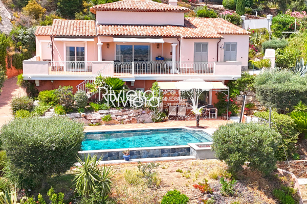 Maison de luxe à vendre à Cavalaire-sur-Mer, 1 990 000 €, Photo 1