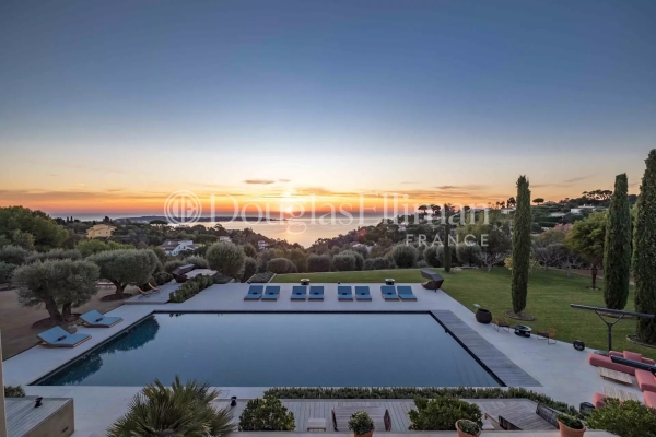 Maison de luxe à vendre à Cannes, 33 000 000 €, Photo 2