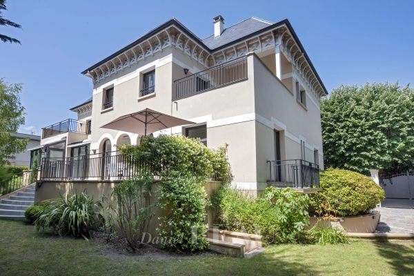 Maison de luxe à vendre à La Varenne Saint Hilaire, 2 990 000 €, Photo 1