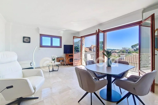 Luxury Apartment for sale in Le Cannet, 385 000 €, Photo 1