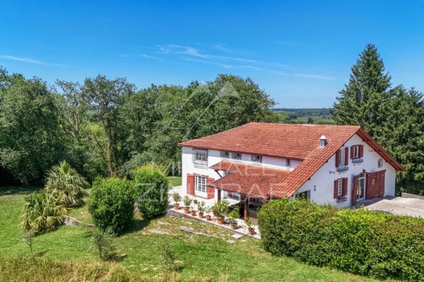 Luxury House for sale in Bayonne, 1 475 000 €, Photo 1