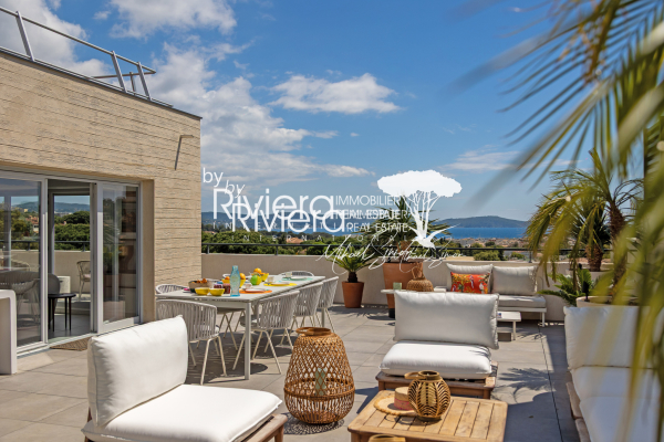 Luxury Apartment for sale in Cavalaire-sur-Mer, 1 433 250 €, Photo 2