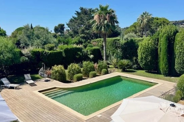 Maison de luxe à vendre à Antibes, 1 890 000 €, Photo 2