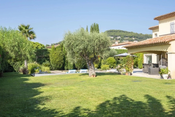 Maison de luxe à vendre à Antibes, 1 890 000 €, Photo 3