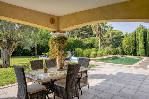 Maison de luxe à vendre à Antibes, 1 890 000 €, Photo 4