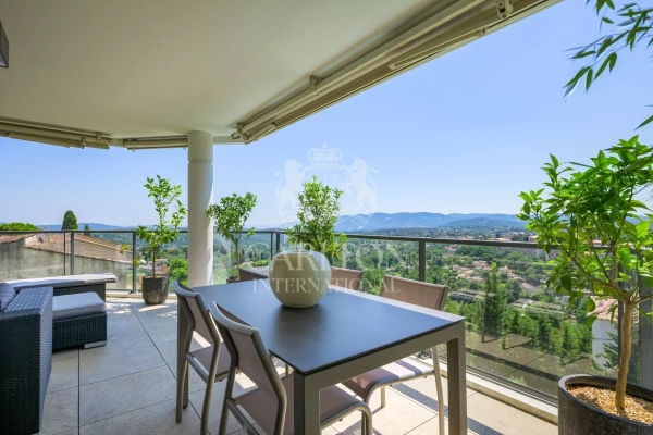 Luxury Apartment for sale in Grasse, 795 000 €, Photo 2