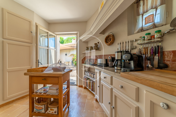 Maison de luxe à vendre à Uzès, 1 090 000 €, Photo 3