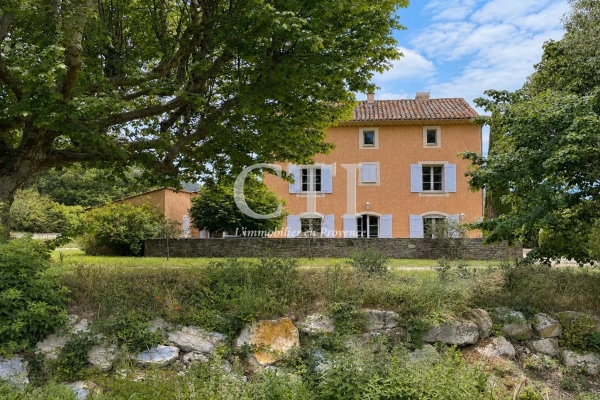 Luxury House for sale in Vaison-la-Romaine, 598 000 €, Photo 1