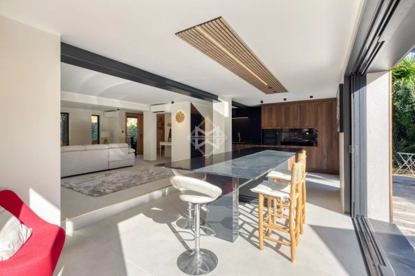 Luxury House for sale in La Croix-Valmer, 2 300 000 €, Photo 6