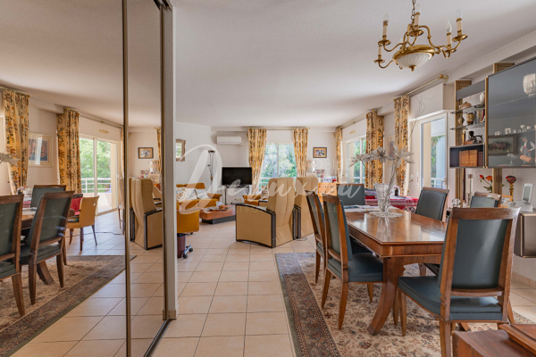 Luxury Apartment for sale in Saint-Raphaël, 930 000 €, Photo 5