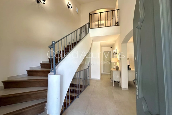 Maison de luxe à louer à Mougins, 5 500 €, Photo 4