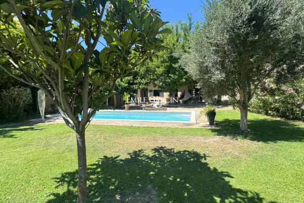 Maison de luxe à vendre à Aix-en-Provence, 995 000 €, Photo 1
