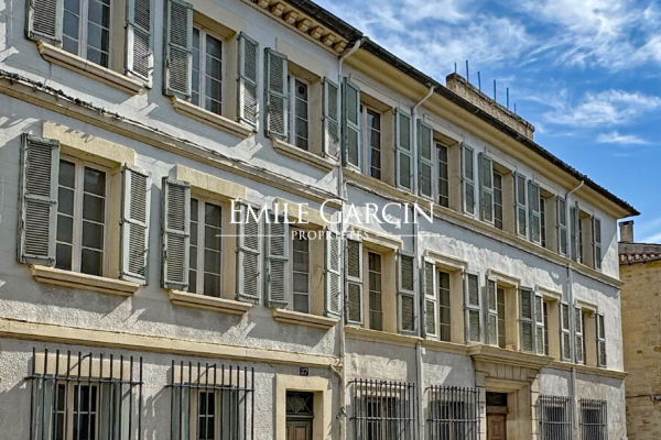 Maison de luxe à vendre à Avignon, 980 000 €, Photo 1