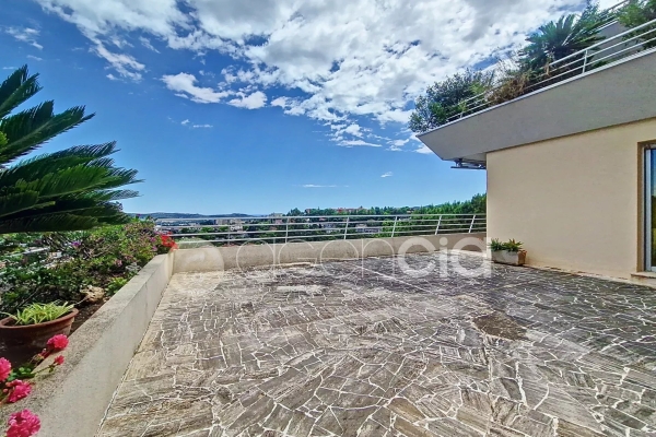 Luxury Apartment for sale in Grasse, 395 200 €, Photo 5