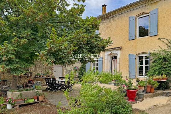 Maison de luxe à vendre à Boulbon, 850 000 €, Photo 1