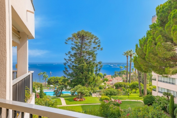 Luxury Apartment for sale in Cannes, 895 000 €, Photo 1