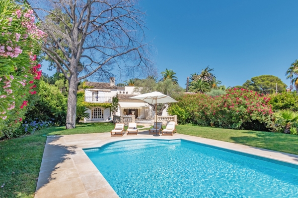 Maison de luxe à vendre à Cap d'Antibes, 2 950 000 €, Photo 1