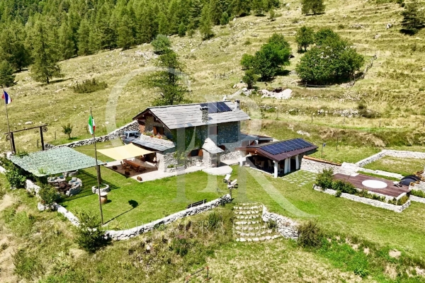 Maison de luxe à vendre à Tende, 1 290 000 €, Photo 1