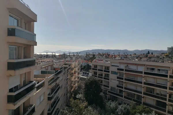 Luxury Apartment for rental in Juan-les-Pins, 800 €, Photo 1